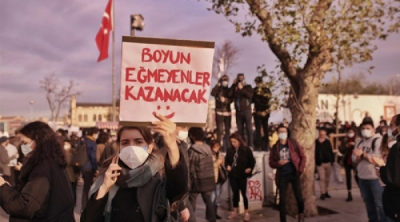 Boğaziçi Üniversitesi gösterisine katılan 23 öğrencinin davası ertelendi